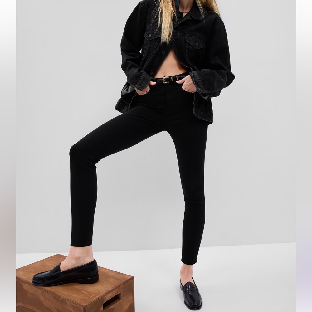 GAP True Skinny High Rise Black Jeans